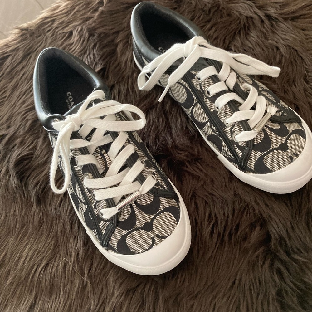 Coach Sneakers BNWOB size US7 EUR37 never worn